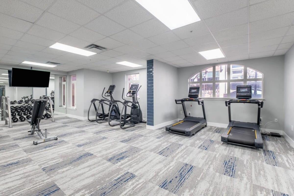 4B 3Ba Premium Family Apartment With Gym Шарлотт Экстерьер фото
